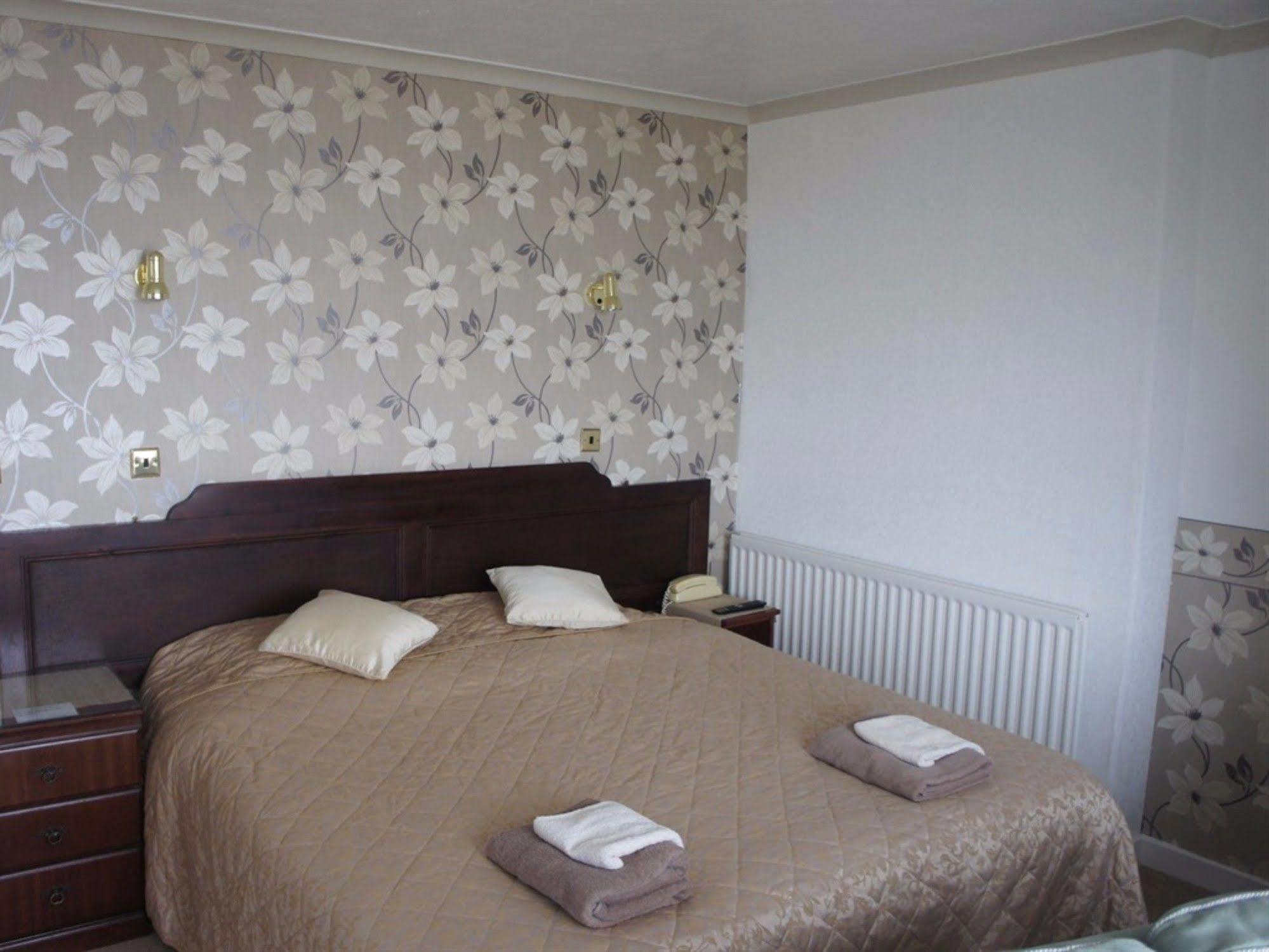 Plas Isa Hotel Criccieth Exterior photo