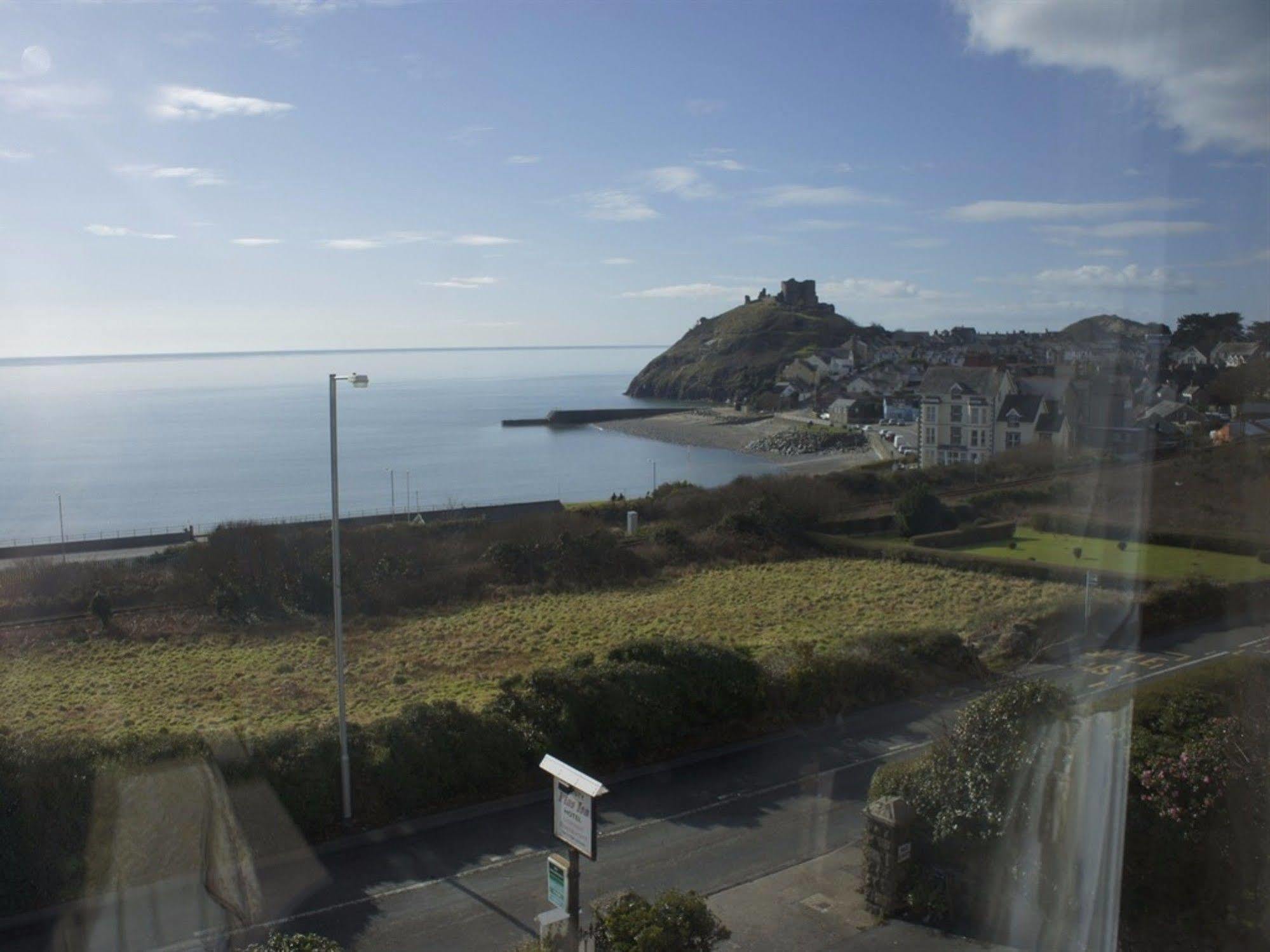 Plas Isa Hotel Criccieth Exterior photo